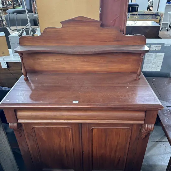 Chiffonier