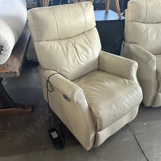 Leather electric chair - great condition