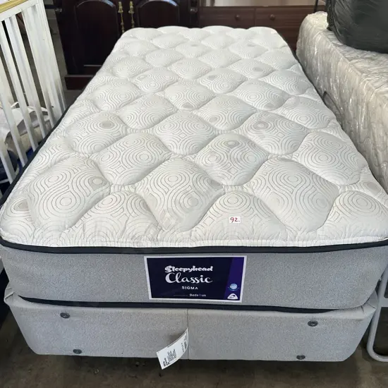 Very tidy single bed