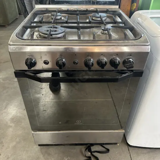Indestit Gas Hob  &  oven
