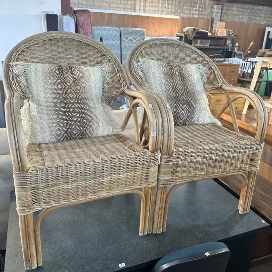 Pr wicker patio chairs plus cushions
