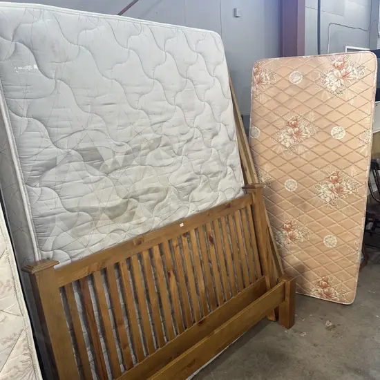 Queen slate bed - average plus a single mattress