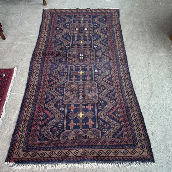 Persian rug 2000 x 1050