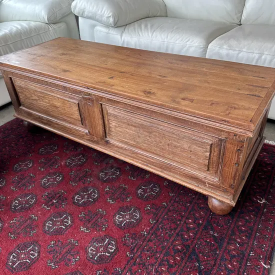 Solid wooden trunk 1250mm long