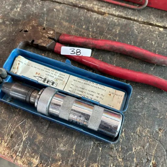 Impact driver and fencing tool