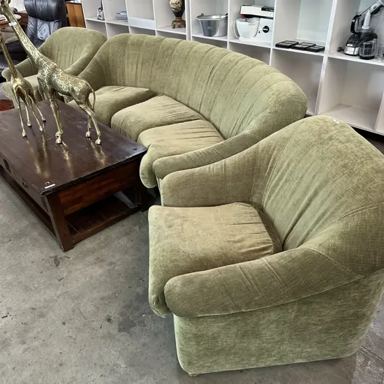 Very tidy 3pc lounge suite