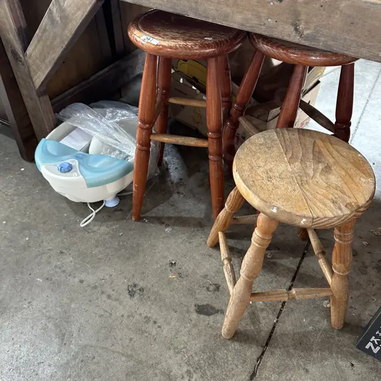 3 bar stools and footbath