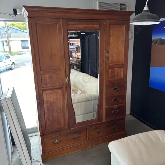 Large colonial wardrobe 2150 x 1530mm