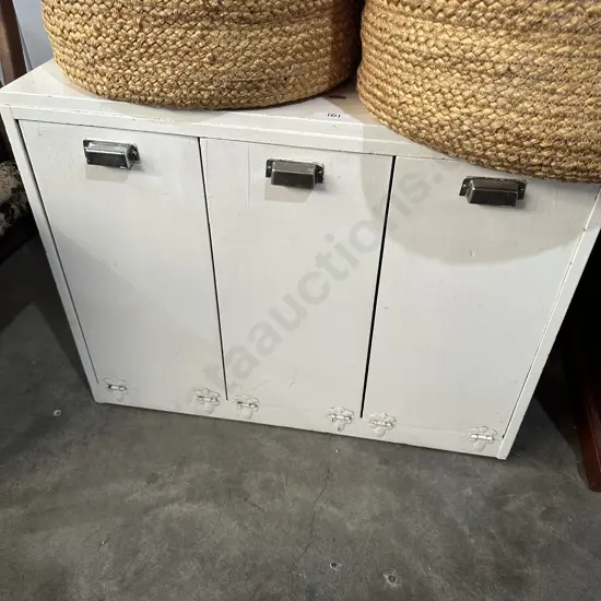 Colonial floor bins