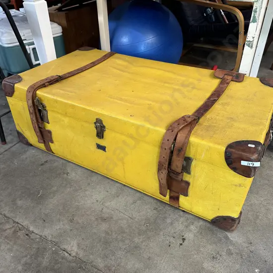 Pukka travel trunk