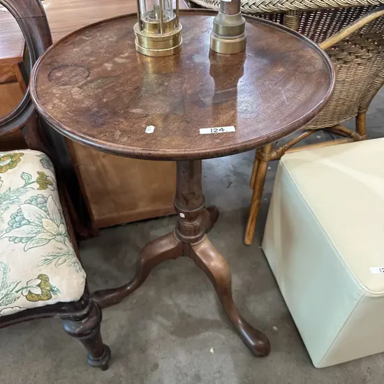 Antiqe Mahog side table