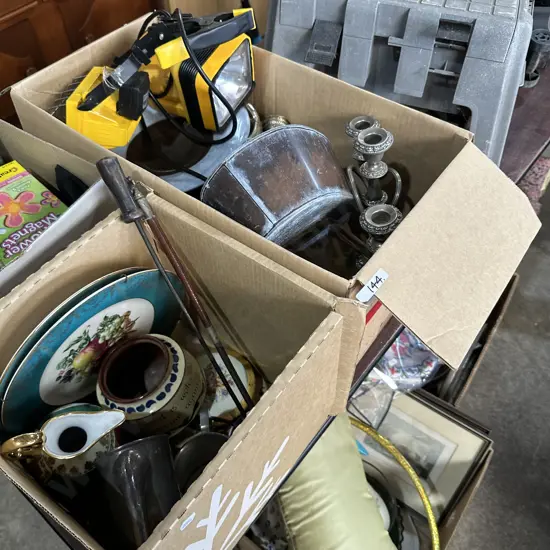 2 box collectables plus lights