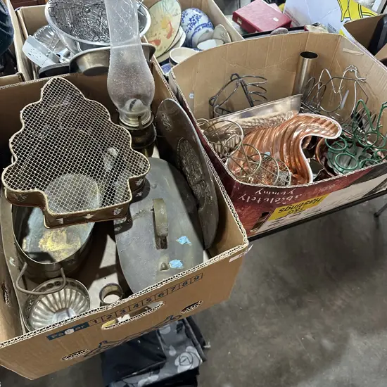 2 box moulds and collectables