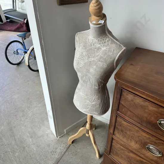 Dress makers dummy