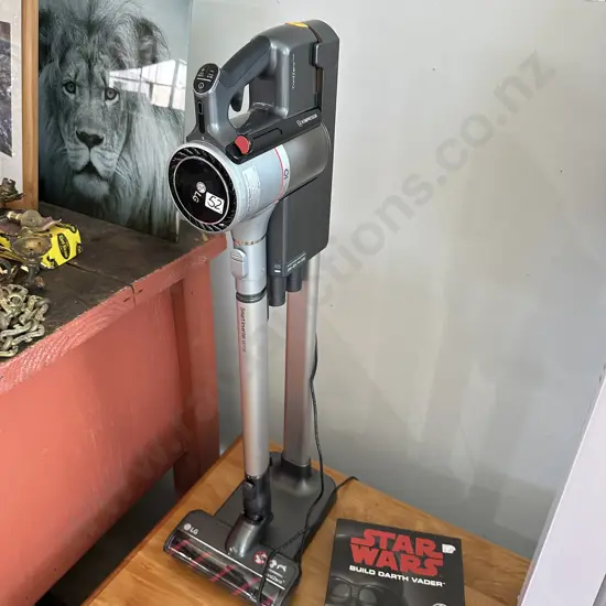 LG stick vac- working (only has the wooden floor head unit)