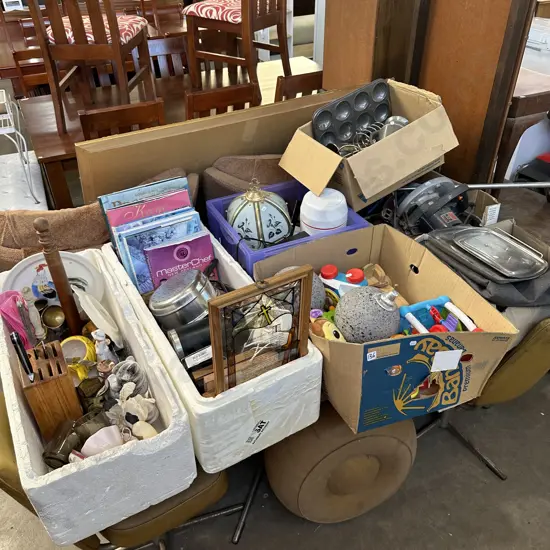 Large lot of box lots