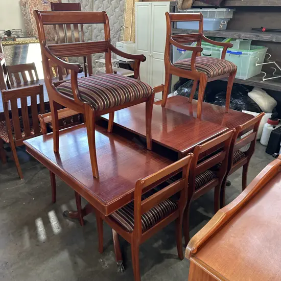 Solid Mahogany table and 8 chairs regency stripe - very tidy
