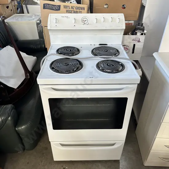 Free standing oven