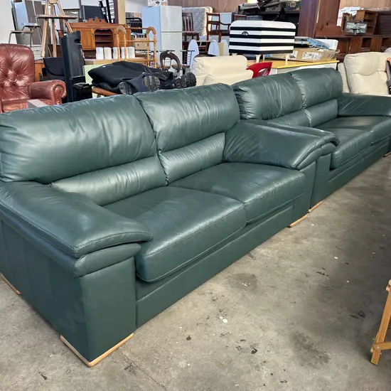 3 seater & 2 seater quality leather suite