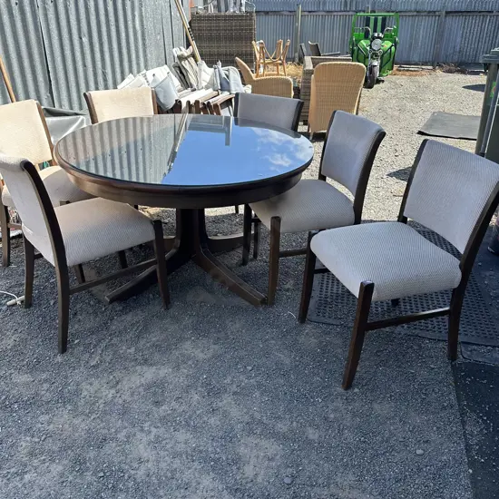 Round table 6 chairs