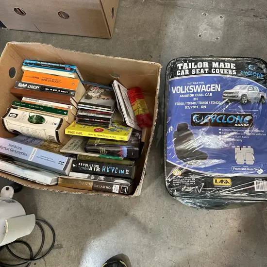 Amarok car seat covers plus box