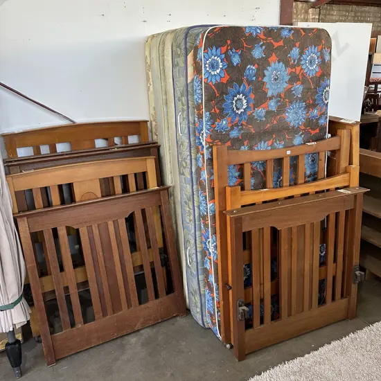 5 single mattress, wooden headboards, 2 wirewove bases