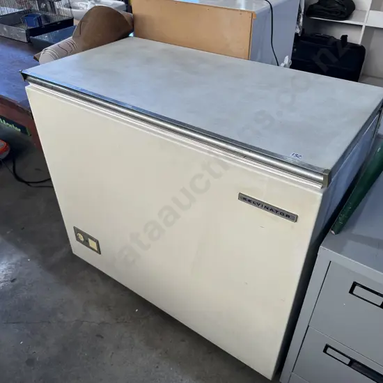 Medium chest freezer