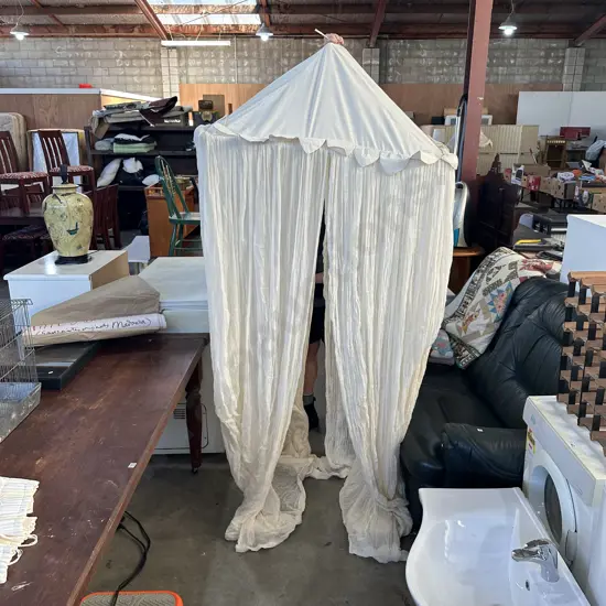 Large mossie net for above a bed