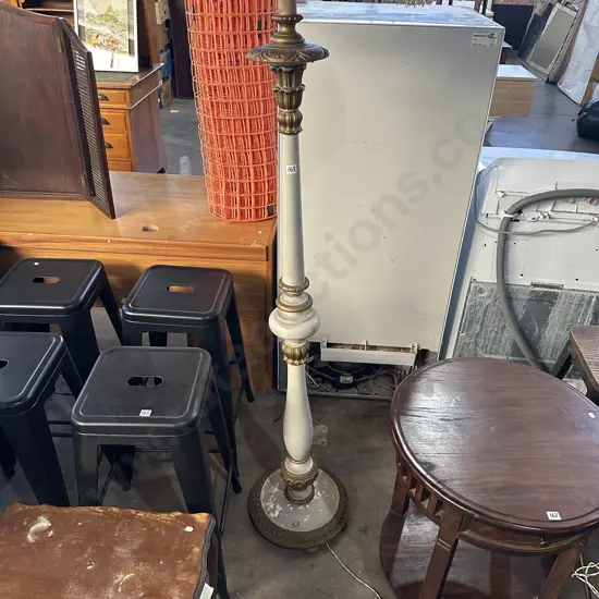 Vintage lamp  (needs glue and new power cord)