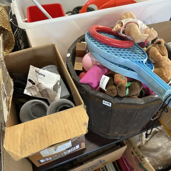 Planter and contents plus garden lights