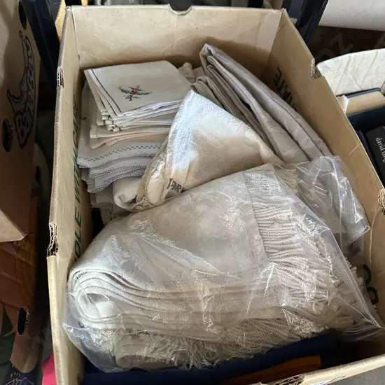 Napkins and table cloths etc