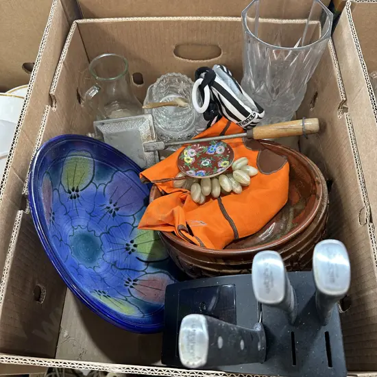 Pottery, toastie pie maker