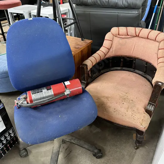Antique tub & Office chairs ,fire extinguisher