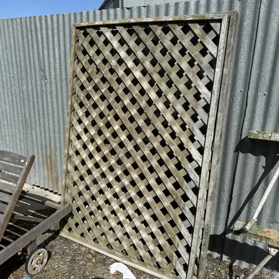 2 fence panels