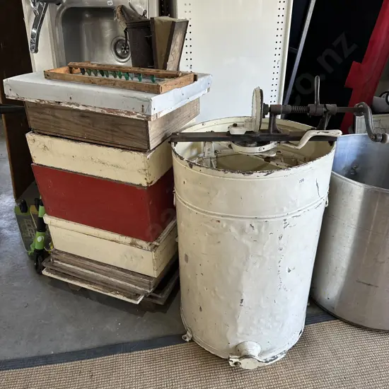 Vintage Honey spinner plus hives