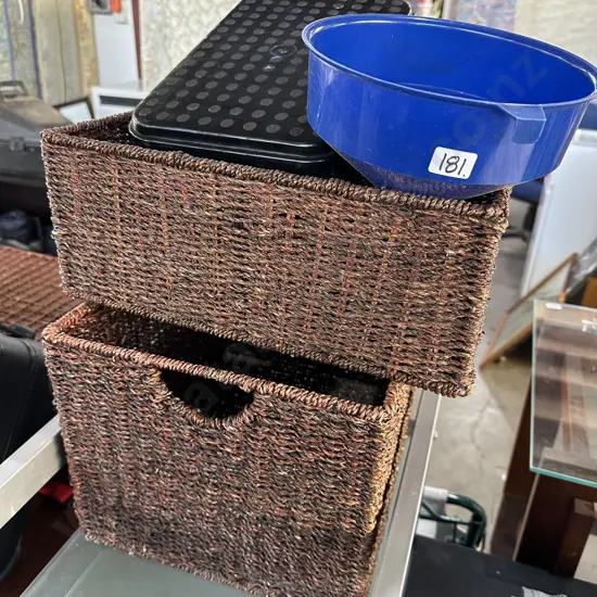 Wicker baskets, step, funnel lounger