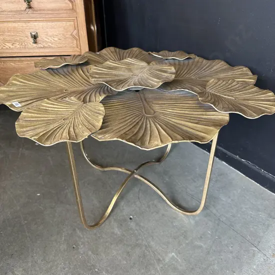 Decorative plant display table 900mm wide