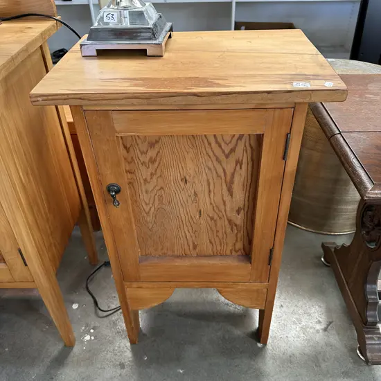 Colonial bedside cabinet