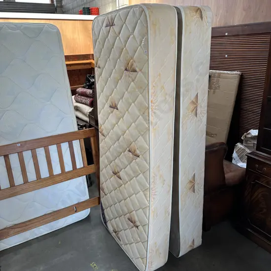 Single bed ( extra long) good condition