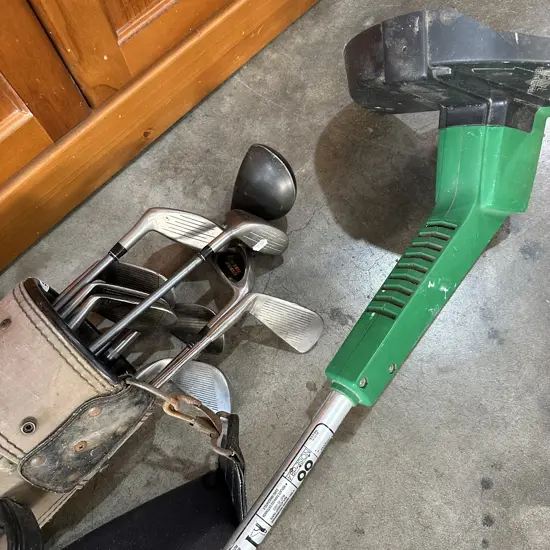 Golf set and strimmer
