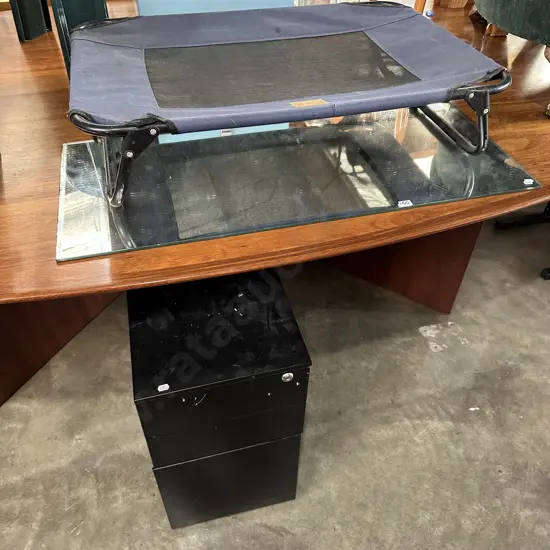 Pet  bed, mirror, metal files