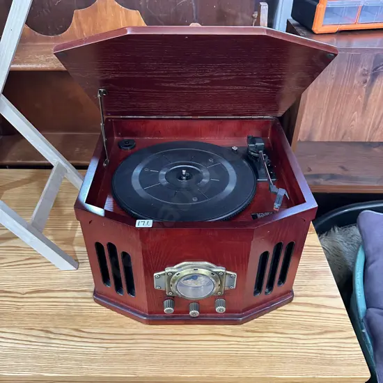 Turntable radio