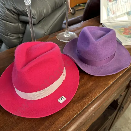 2 x new felt hats