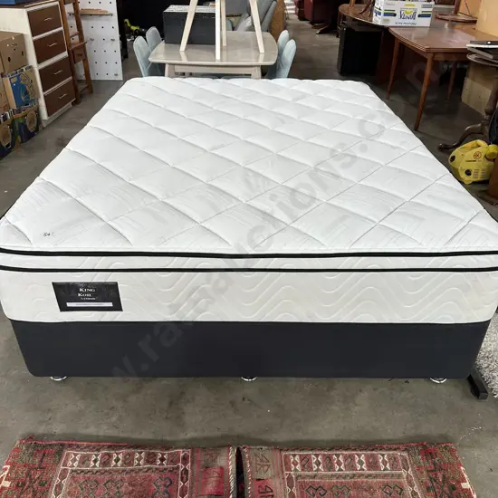 Queen bed King Koil - excellent condition
