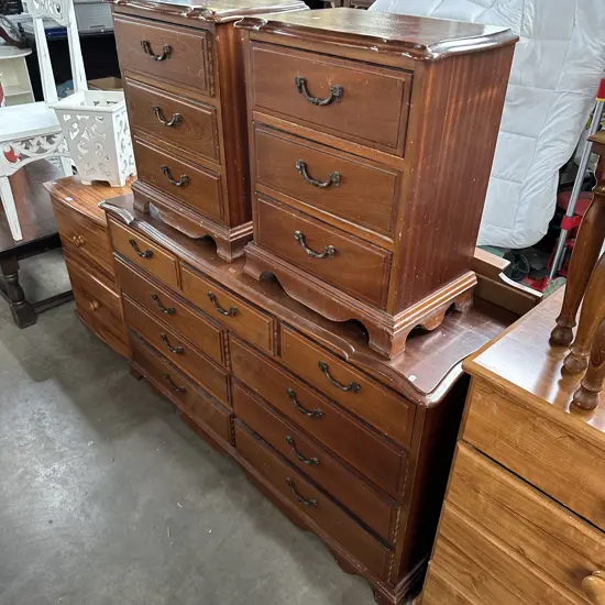 3pc bedroom suite, plus mirror