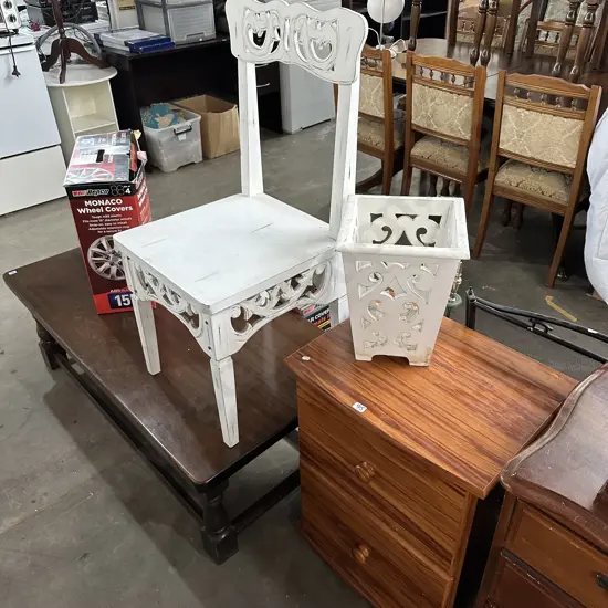 Chair (average) plus bin and bedside