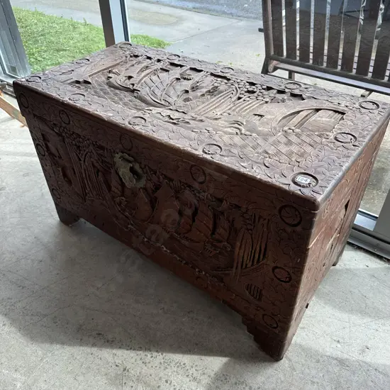 Large Camphor wood chest