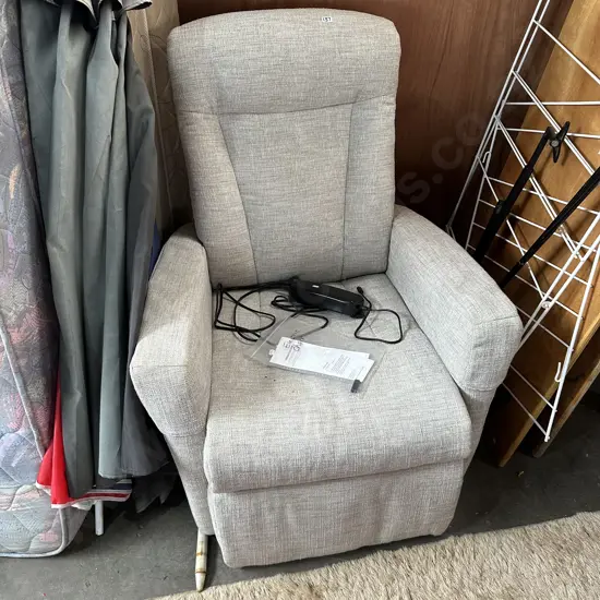 Electric recliner chair