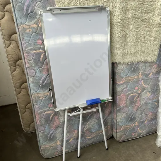 Whiteboard stand and paper