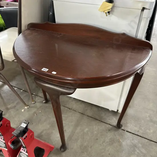 Half round table